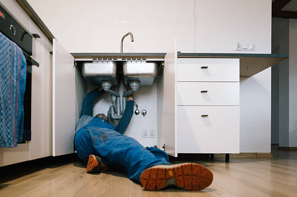 Professional Plumbing technician working in Elwood, IL